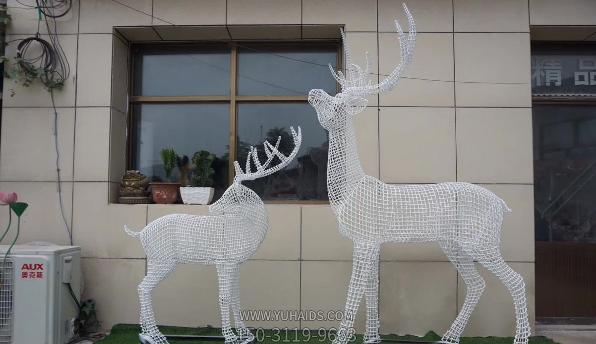 不銹鋼創(chuàng)意戶外草坪鏤空照明梅花鹿雕塑