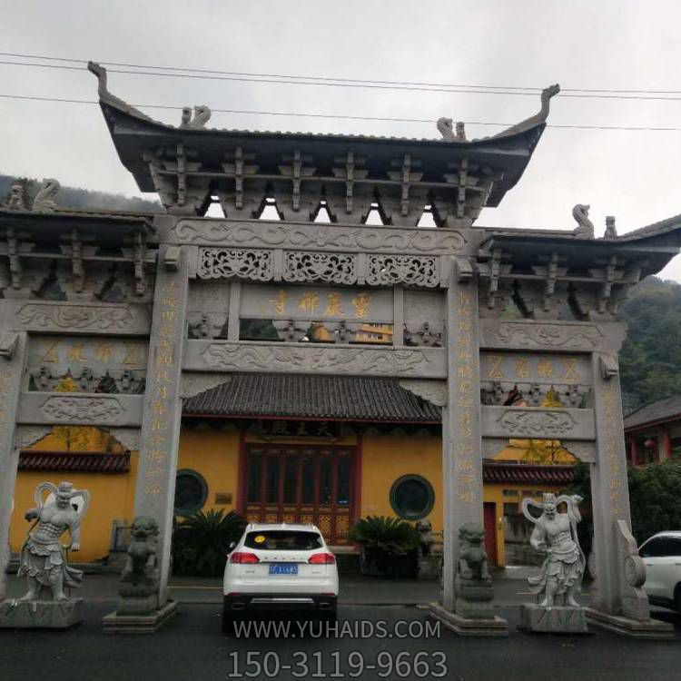 寺廟祠堂門(mén)口擺放青石雕刻仿古建筑三門(mén)石牌坊雕塑