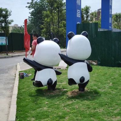 戶(hù)外公園創(chuàng)意玻璃鋼卡通園林抽象熊貓雕塑