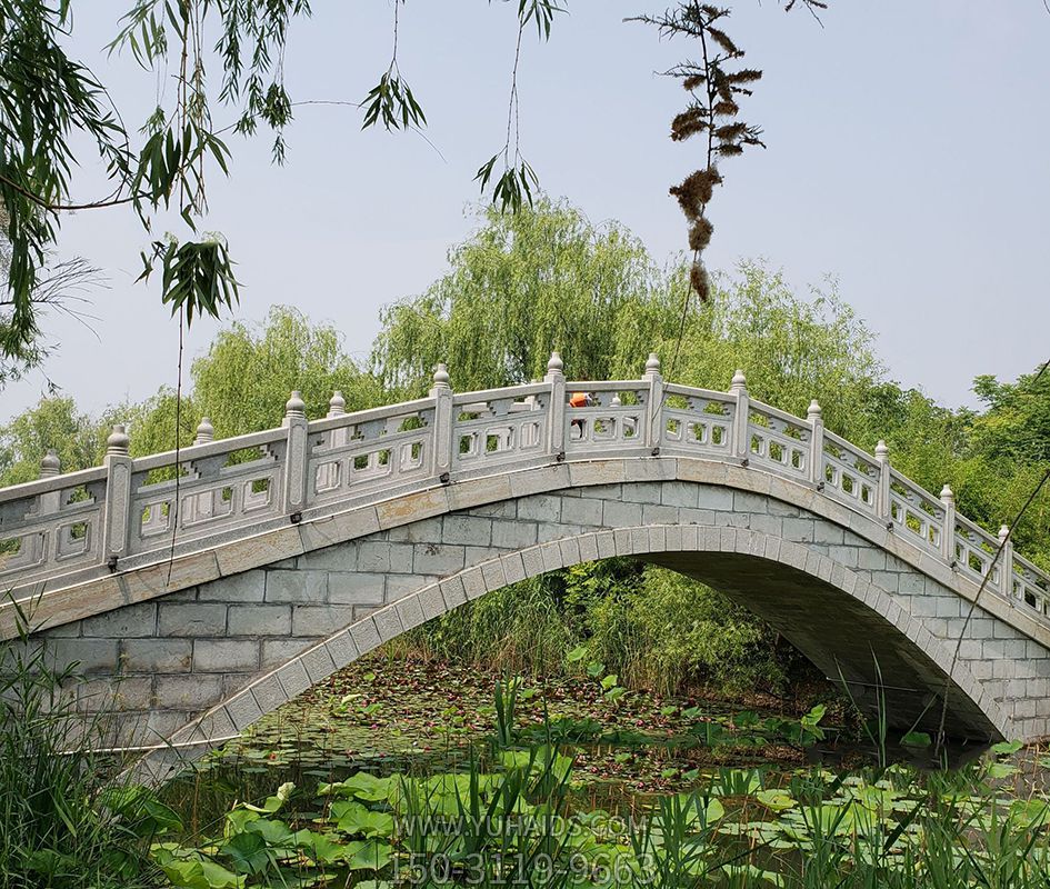 城市園林花崗巖鏤空拱橋欄桿雕塑