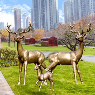 公園不銹鋼仿銅一家三口梅花鹿雕塑