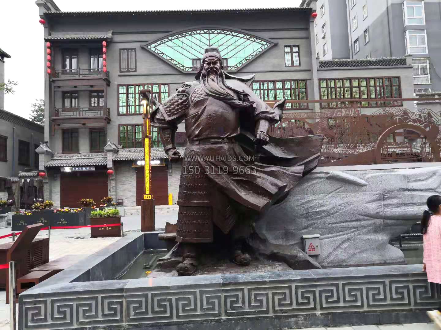 單刀赴會關(guān)羽銅雕塑像